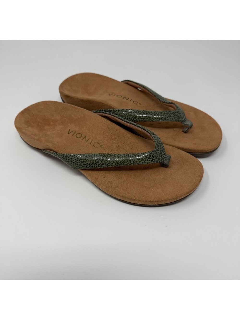 New Vionic Dillon Toe Post Sandals Flip Flops Green Snake Print Leather Womens 6